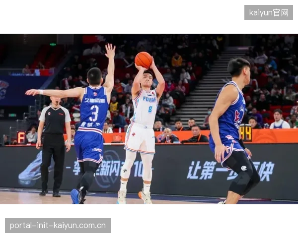 福建后卫黎伊扬合同到期，他所展现的组织才华和防守积极性吸引关注。